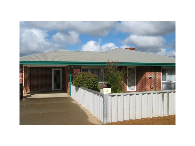 4 Simon Drive, Karloo WA 6530