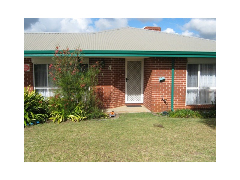 4 Simon Drive, Karloo WA 6530