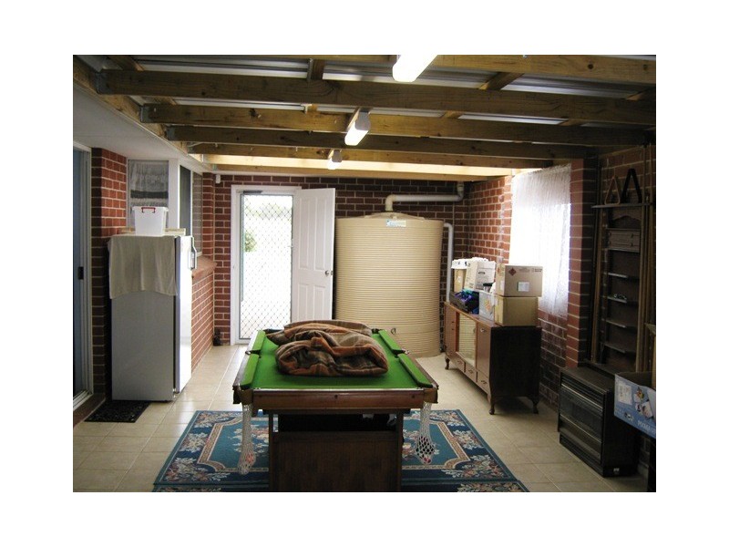 4 Simon Drive, Karloo WA 6530