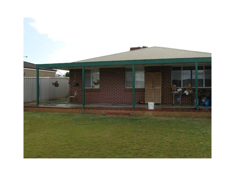 4 Simon Drive, Karloo WA 6530