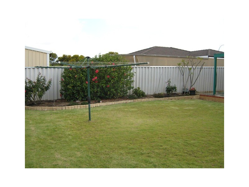 4 Simon Drive, Karloo WA 6530