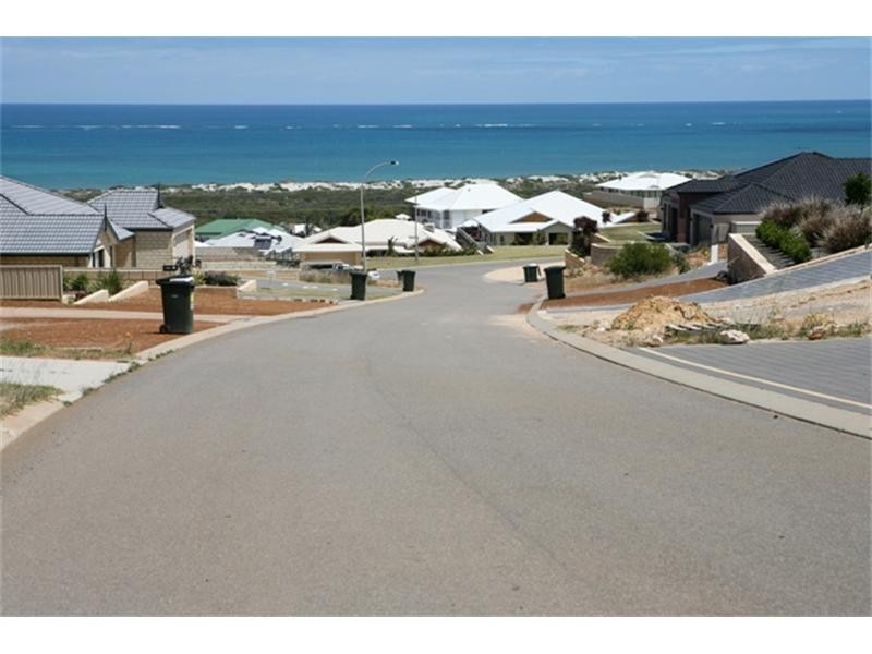 11 Basile Court, Wandina WA 6530