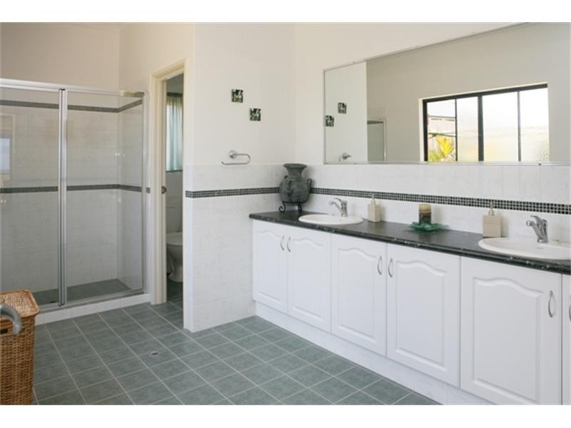 11 Basile Court, Wandina WA 6530