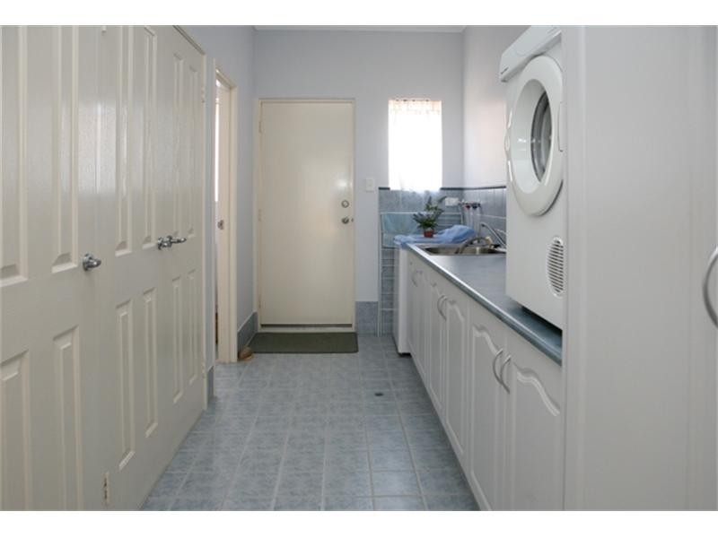 11 Basile Court, Wandina WA 6530