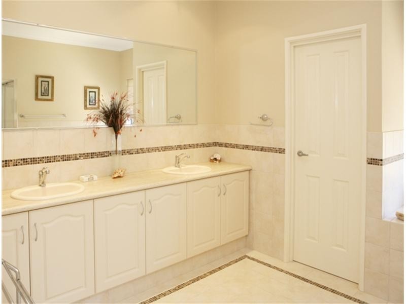 11 Basile Court, Wandina WA 6530