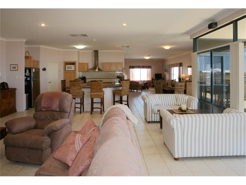 11 Basile Court, Wandina WA 6530