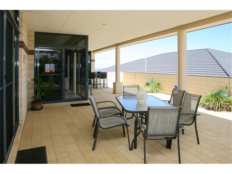 11 Basile Court, Wandina WA 6530