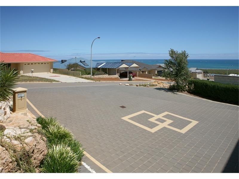 11 Basile Court, Wandina WA 6530