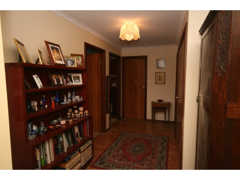 24 Kultown Drive, Waggrakine WA 6530