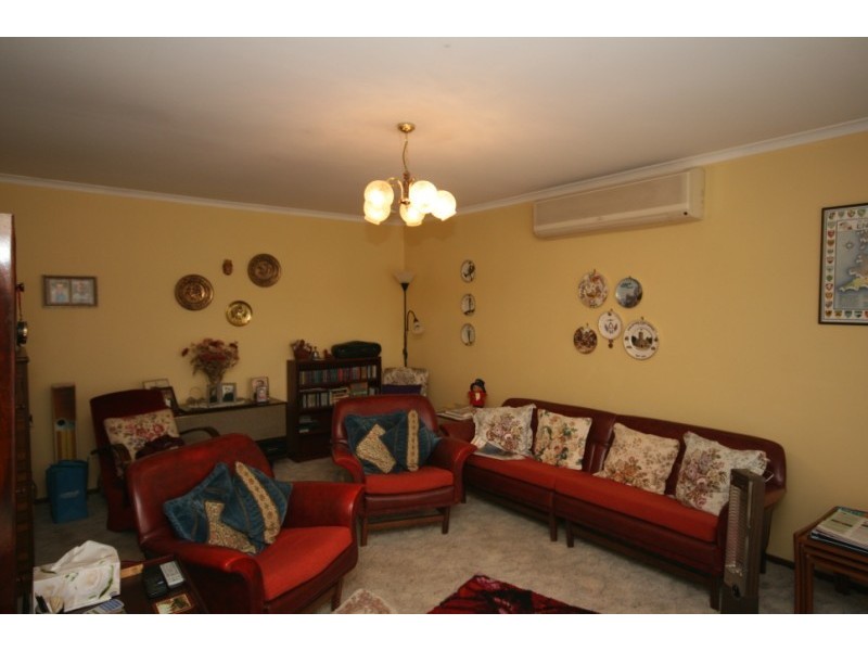 24 Kultown Drive, Waggrakine WA 6530