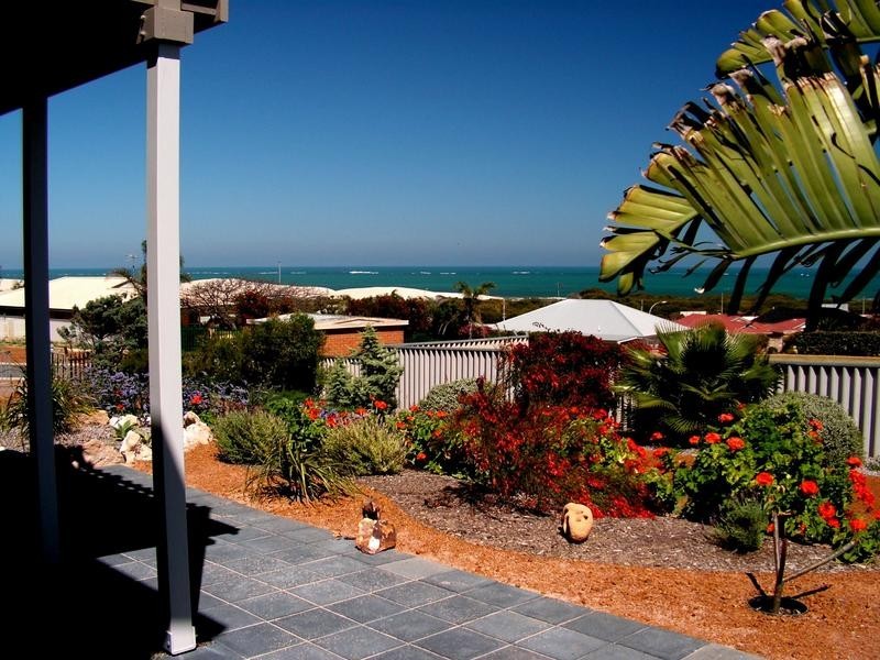 3 Eakins Crescent, Wandina WA 6530