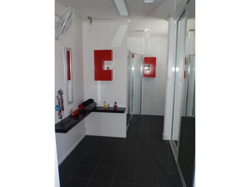 3 Eakins Crescent, Wandina WA 6530