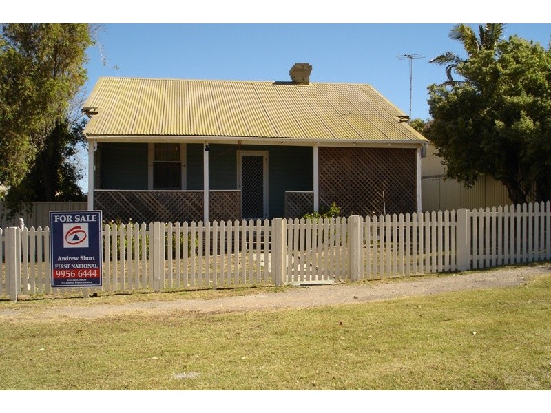 15 Jose Street, Beachlands WA 6530