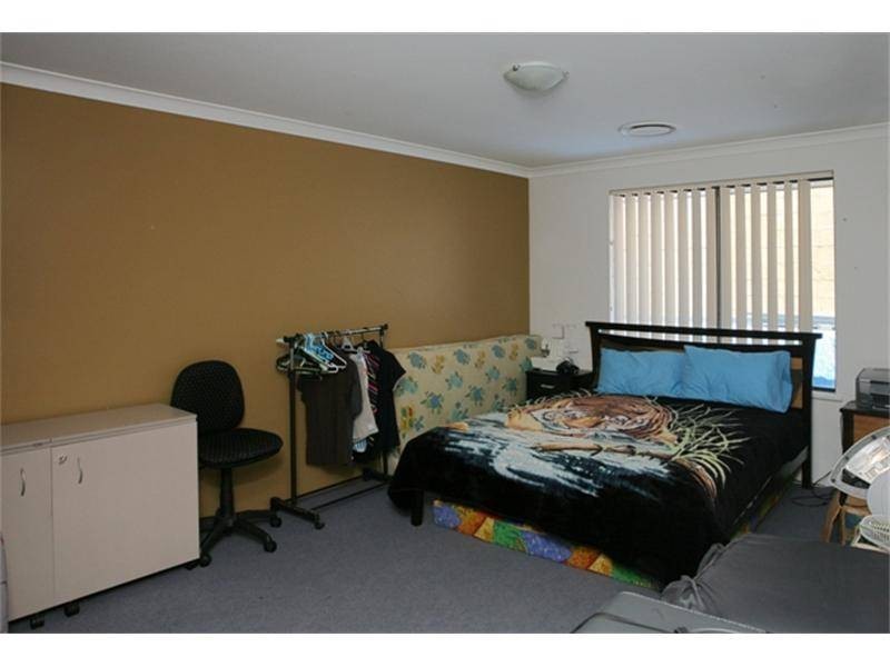 18 Dove Place, Wandina WA 6530