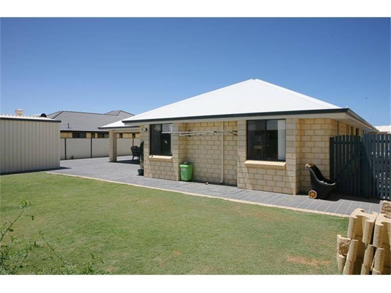 18 Dove Place, Wandina WA 6530