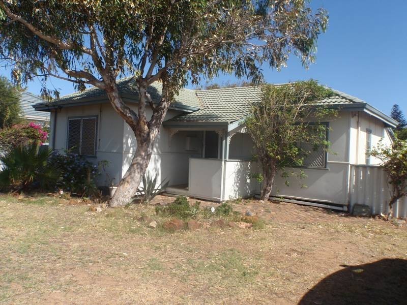 23 Dampier Street, Beachlands WA 6530