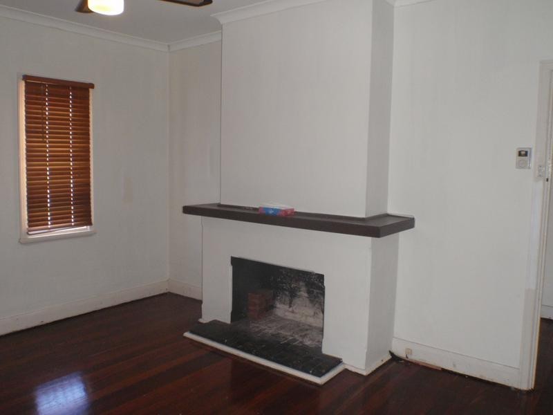 23 Dampier Street, Beachlands WA 6530