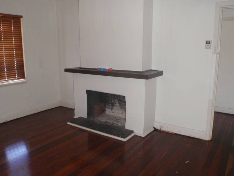 23 Dampier Street, Beachlands WA 6530