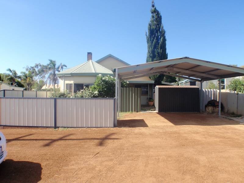 224 Seventh Street, Wonthella WA 6530