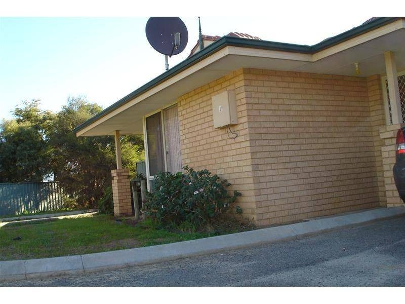 1/1 Levett Road, Walkaway WA 6528