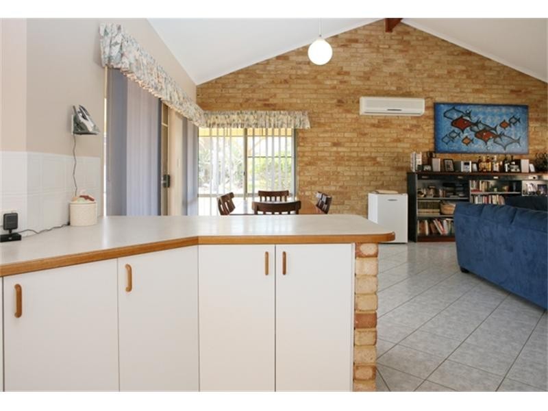 11 Blackburn Crescent, Tarcoola Beach WA 6530