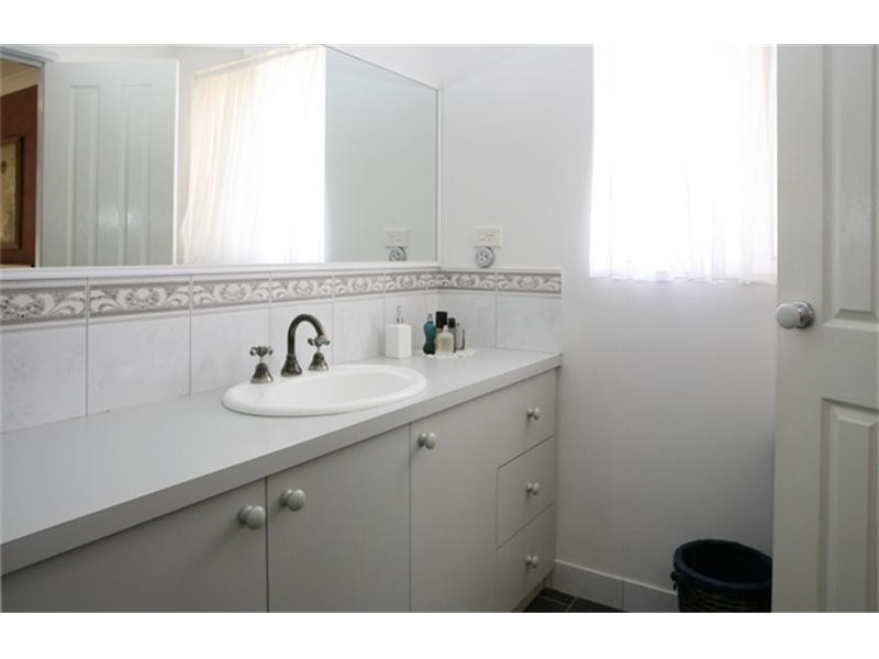 11 Blackburn Crescent, Tarcoola Beach WA 6530