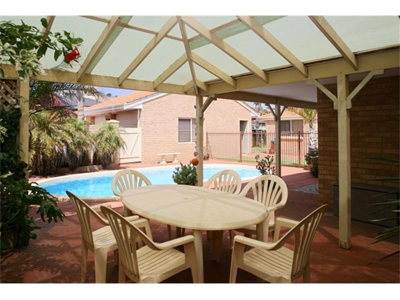 11 Blackburn Crescent, Tarcoola Beach WA 6530