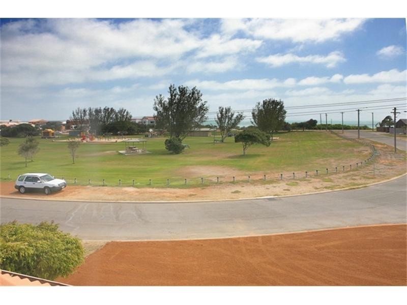 11 Blackburn Crescent, Tarcoola Beach WA 6530