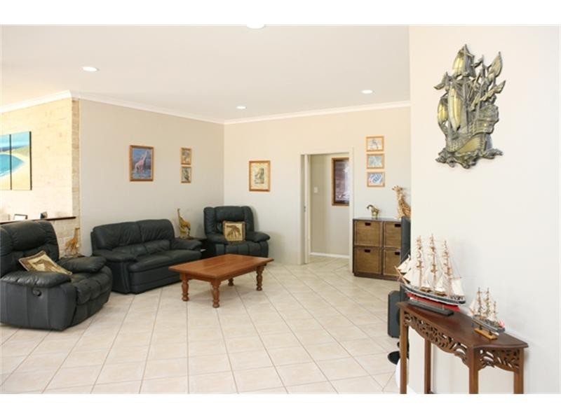 5 Bellimos Drive, Wandina WA 6530