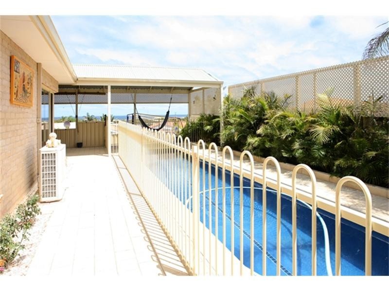 5 Bellimos Drive, Wandina WA 6530