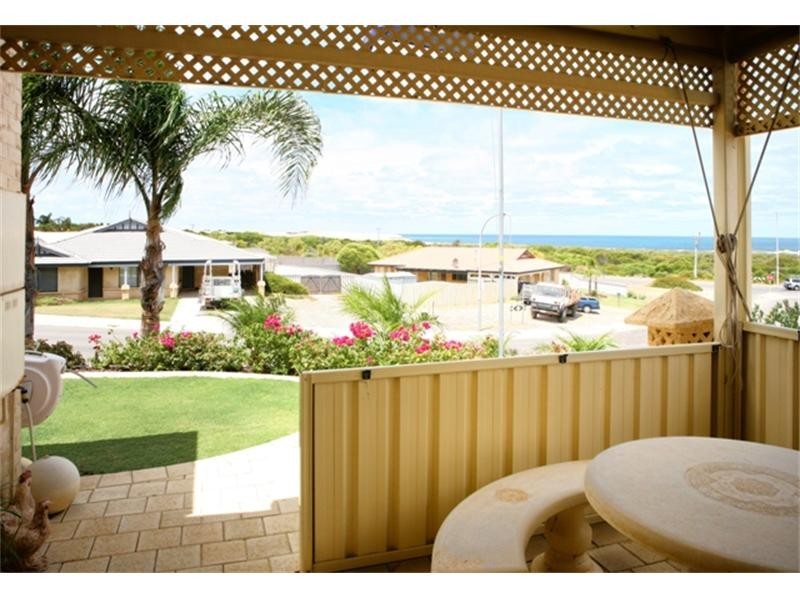 5 Bellimos Drive, Wandina WA 6530