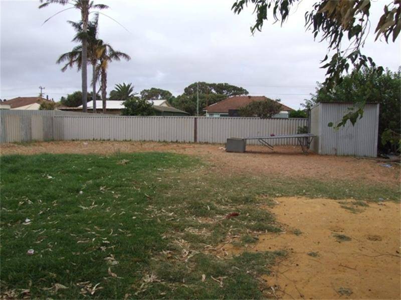 9 Cleopatra Road, Utakarra WA 6530