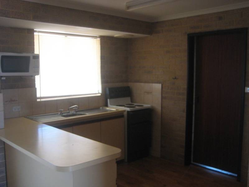 33 Kultown Drive, Waggrakine WA 6530