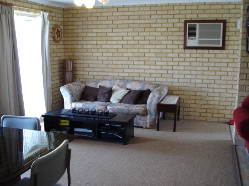 4/39 Assen Street, Utakarra WA 6530