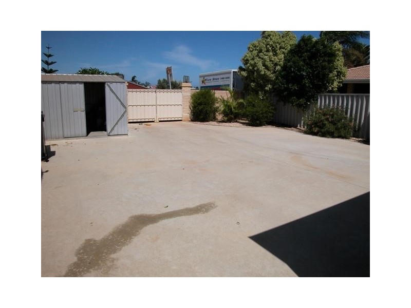 7 Mugana Crescent, Waggrakine WA 6530