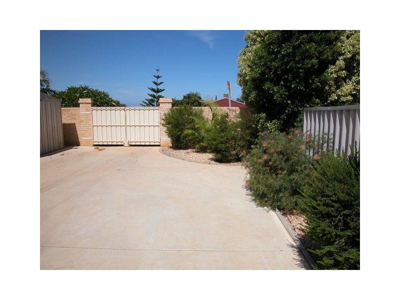 7 Mugana Crescent, Waggrakine WA 6530