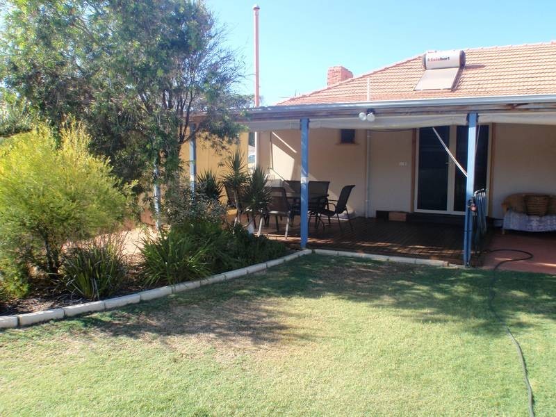 39 Whitfield Street, Beachlands WA 6530