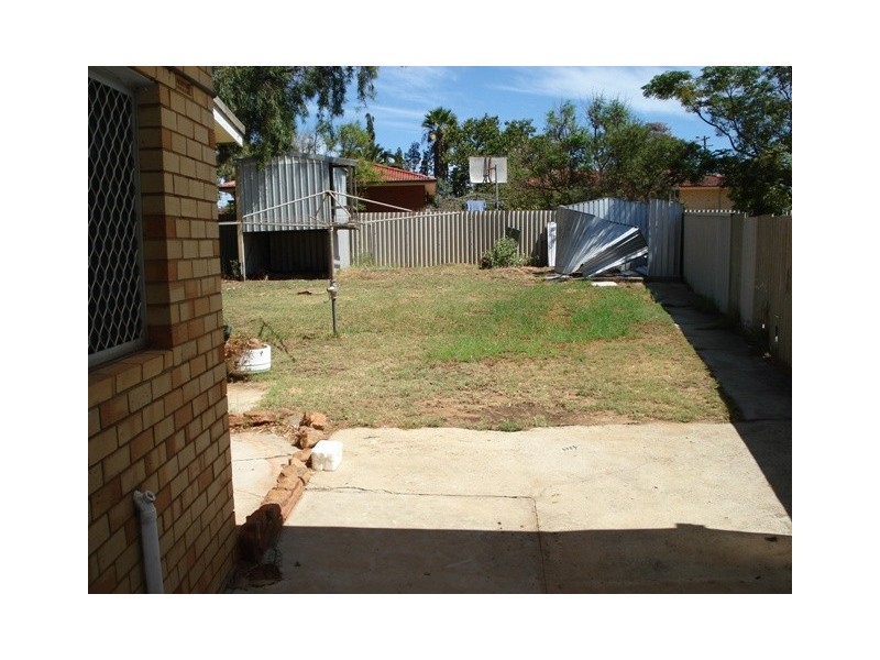 70 Kenny Crescent, Rangeway WA 6530