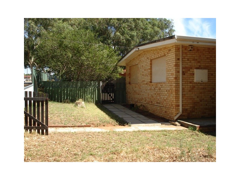 70 Kenny Crescent, Rangeway WA 6530