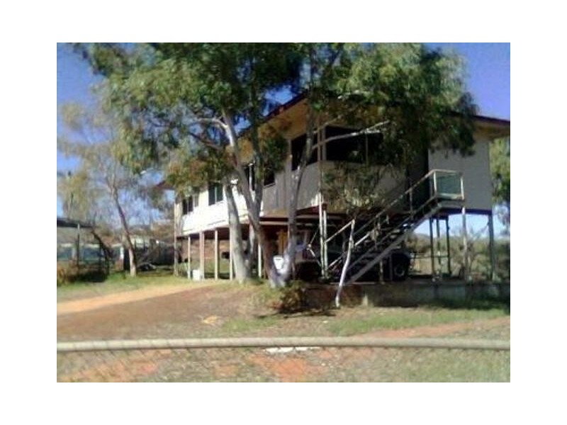 13 Main Street, Meekatharra WA 6642