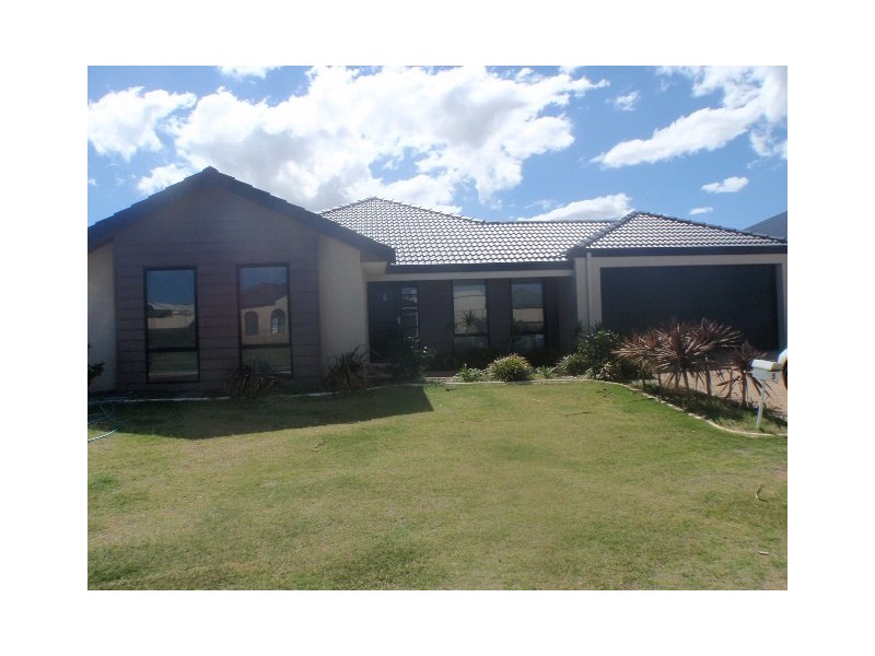 5 Fleetwing Drive, Wandina WA 6530
