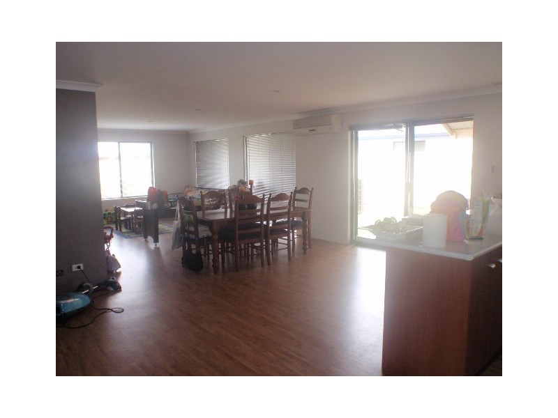 5 Fleetwing Drive, Wandina WA 6530