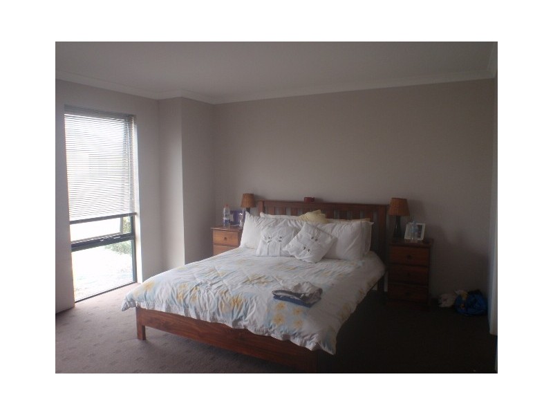 5 Fleetwing Drive, Wandina WA 6530