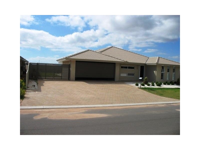 13 Piave Street, Wandina WA 6530