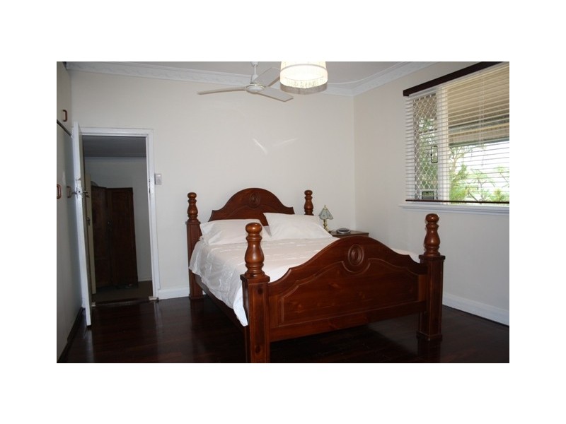 247 Third Street, Wonthella WA 6530