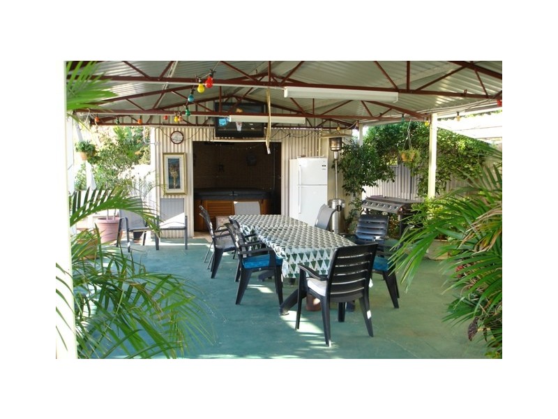 210 Chapman Valley Road, Waggrakine WA 6530