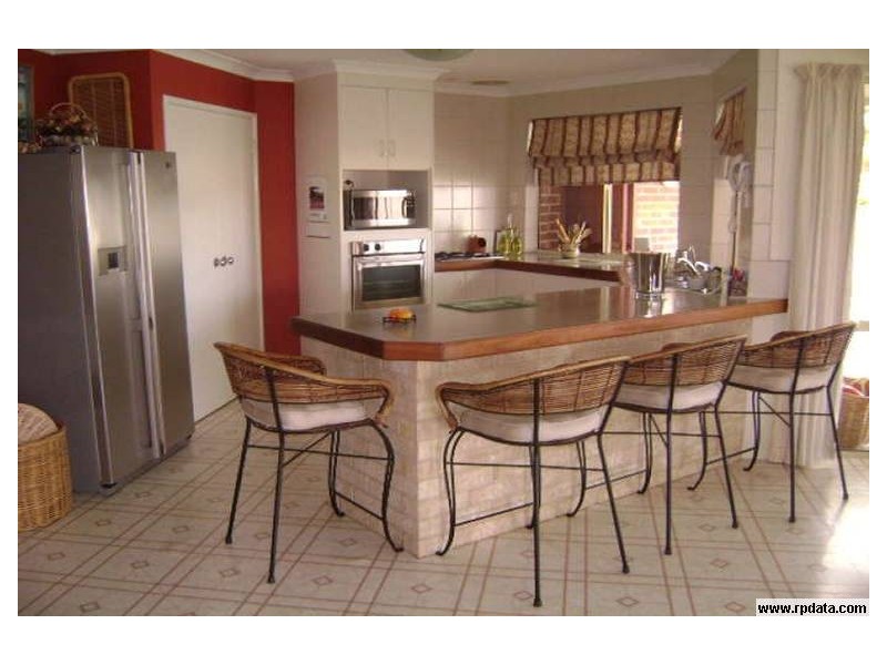 10 Weeloo Street, Waggrakine WA 6530