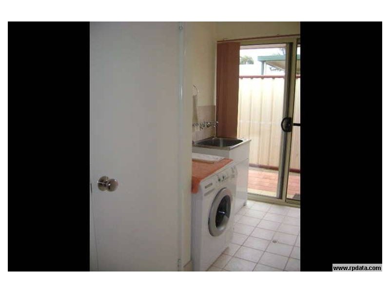 10 Weeloo Street, Waggrakine WA 6530