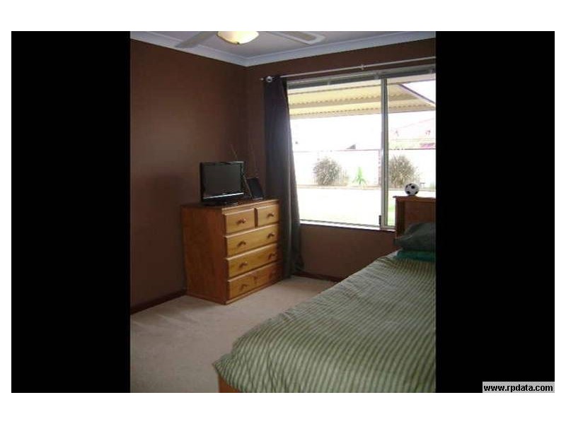 10 Weeloo Street, Waggrakine WA 6530