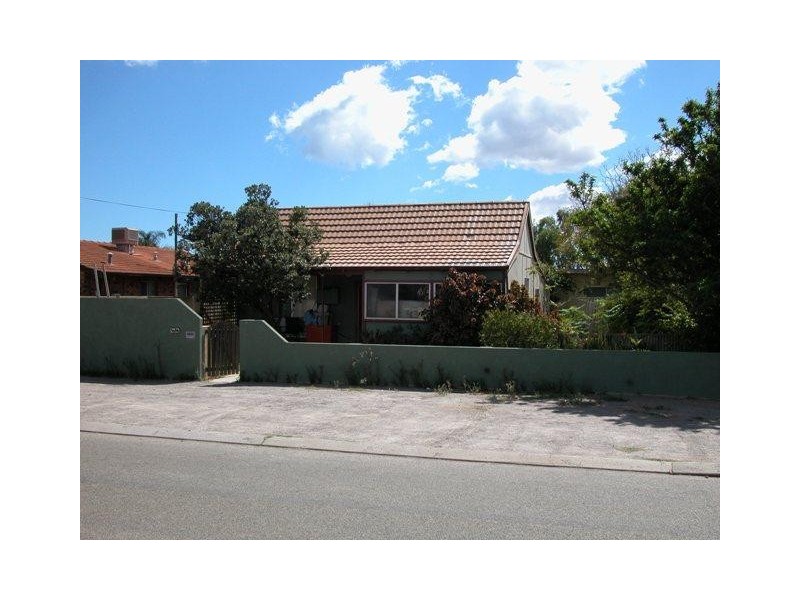 243 Third Street, Wonthella WA 6530